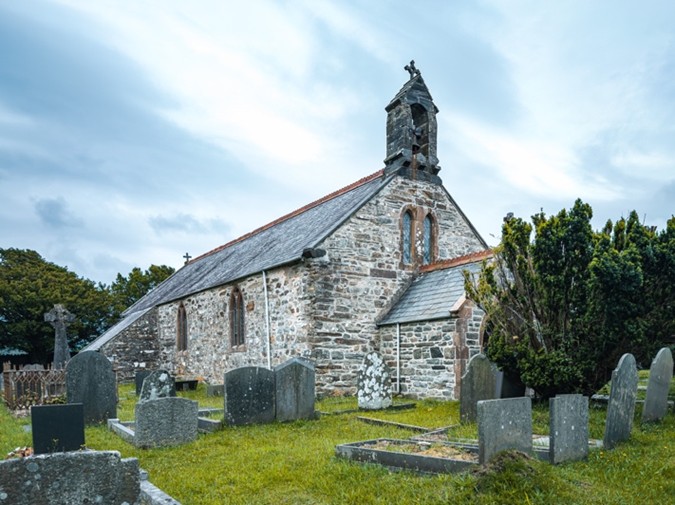 Mihangel Sant, Llanfihangel-y-Traethau